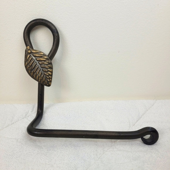 Elegant Bronze and Gold Wrought Iron Leaf Wall Hook Home Decor - Picture 1 of 6